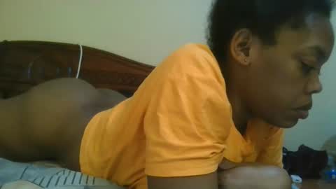 Snapshot of sexy_lyna chatting on 10-28-25, 09:06 sexy_lyna online show from 10-28-25, 09:06