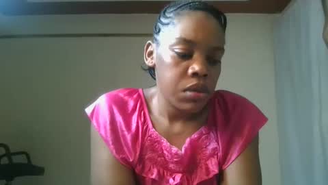 Snapshot of sexy_lyna chatting on 11-11-25, 05:24 sexy_lyna online show from 11-11-25, 05:24