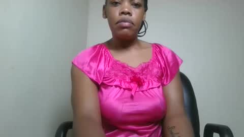 Snapshot of sexy_lyna chatting on 11-19-25, 06:30 sexy_lyna online show from 11-19-25, 06:30