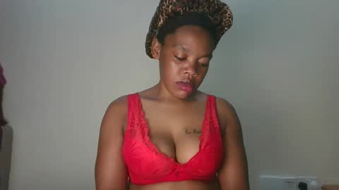 sexy_lyna online show from 12-16-25, 07:52