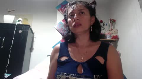 Snapshot of sexy_mary_69 chatting on 10-10-25, 11:48 Mary online show from 10-10-25, 11:48