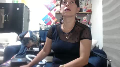 Snapshot of sexy_mary_69 chatting on 10-14-25, 02:12 Mary online show from 10-14-25, 02:12