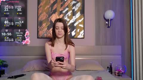 Snapshot of sexy_me_bb chatting on 11-13-25, 01:54 Alison online show from 11-13-25, 01:54