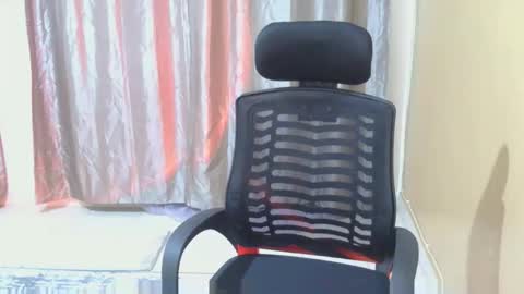 sexy_moh1 online show from 11-23-25, 04:51