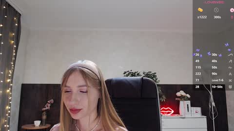 Annie - Your Dream Girl online show from 12-23-24, 05:39