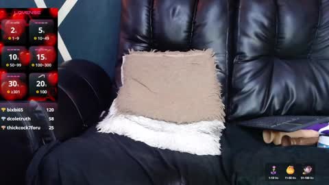 Snapshot of sexy_redgirl chatting on 01-25-25, 05:18 karoline online show from 01-25-25, 05:18