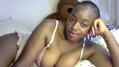 laura online show from 12-02-24, 01:03