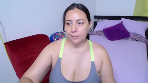 Snapshot of sexy_ticki chatting on 12-13-24, 06:38 janel online show from 12-13-24, 06:38