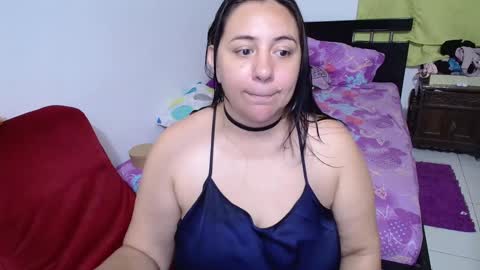 Snapshot of sexy_ticki chatting on 12-29-24, 01:02 janel online show from 12-29-24, 01:02