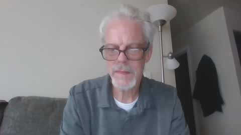 Snapshot of sexy_white_daddy chatting on 02-21-25, 11:32 Daddy online show from 02-21-25, 11:32