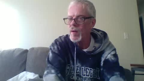 Snapshot of sexy_white_daddy chatting on 03-07-25, 09:48 Daddy online show from 03-07-25, 09:48