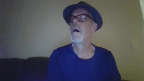 Snapshot of sexy_white_daddy chatting on 03-09-25, 01:37 Daddy online show from 03-09-25, 01:37