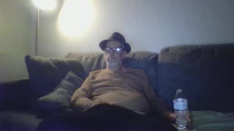 Snapshot of sexy_white_daddy chatting on 03-10-25, 12:15 Daddy online show from 03-10-25, 12:15