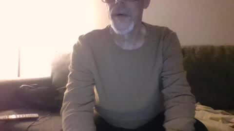 Snapshot of sexy_white_daddy chatting on 03-11-25, 12:17 Daddy online show from 03-11-25, 12:17