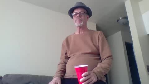 Snapshot of sexy_white_daddy chatting on 03-11-25, 11:15 Daddy online show from 03-11-25, 11:15