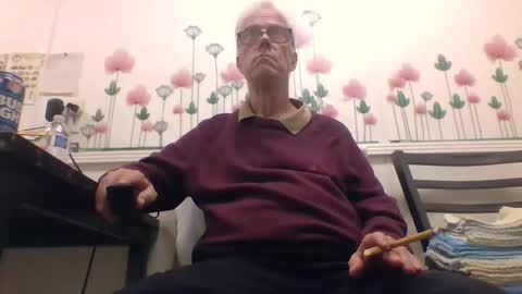 Snapshot of sexy_white_daddy chatting on 09-21-25, 11:28 Daddy online show from 09-21-25, 11:28