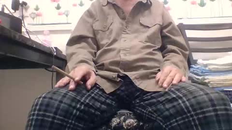 Snapshot of sexy_white_daddy chatting on 09-24-25, 07:06 Daddy online show from 09-24-25, 07:06