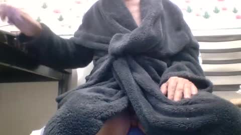 Snapshot of sexy_white_daddy chatting on 09-28-25, 09:53 Daddy online show from 09-28-25, 09:53