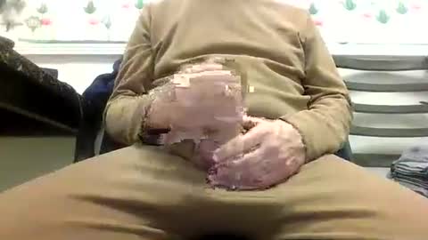 Snapshot of sexy_white_daddy chatting on 11-08-25, 03:56 Daddy online show from 11-08-25, 03:56