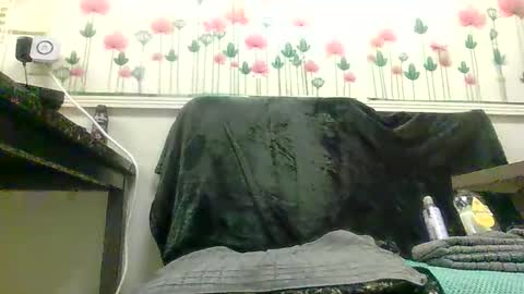 Snapshot of sexy_white_daddy chatting on 01-16-26, 12:20 Daddy online show from 01-16-26, 12:20