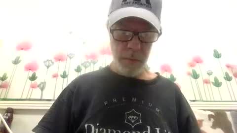 Snapshot of sexy_white_daddy chatting on 02-03-26, 04:43 Daddy online show from 02-03-26, 04:43