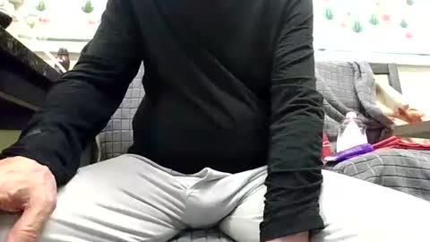 Snapshot of sexy_white_daddy chatting on 02-19-26, 01:45 Daddy online show from 02-19-26, 01:45