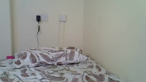 Snapshot of sexy_yello chatting on 10-09-25, 09:40 Bantu girl online show from 10-09-25, 09:40