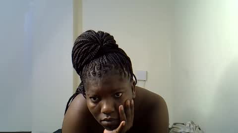 Snapshot of sexy_yello chatting on 10-10-25, 03:16 Bantu girl online show from 10-10-25, 03:16