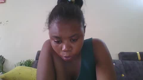 Snapshot of sexyapple2023 chatting on 02-12-25, 09:42 ashley online show from 02-12-25, 09:42