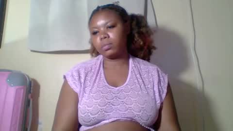 Snapshot of sexyapple2023 chatting on 10-18-25, 01:01 ashley online show from 10-18-25, 01:01