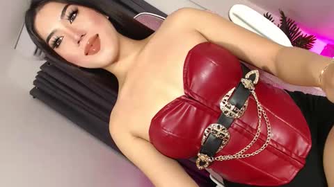 Lexie online show from 10-30-25, 01:07