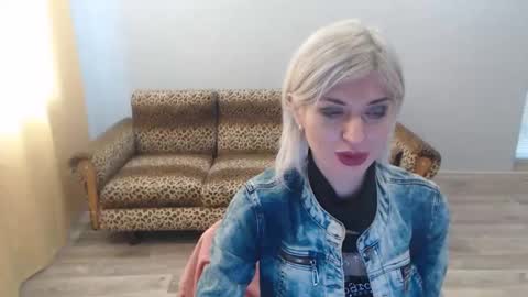 sexybeatriice online show from 12-19-24, 10:24
