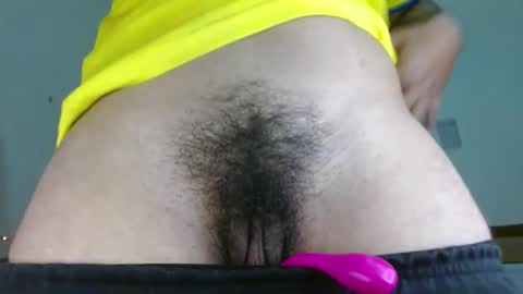 Snapshot of sexyboy_bigclit chatting on 10-08-25, 05:43 Iker online show from 10-08-25, 05:43