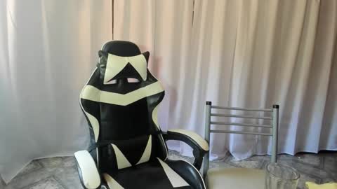 Snapshot of sexybrazilianboyy chatting on 12-17-25, 03:40 brazilianboyy online show from 12-17-25, 03:40