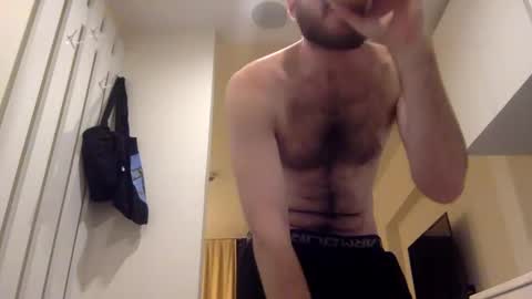 Snapshot of sexybroke chatting on 01-27-25, 09:00 sexybroke online show from 01-27-25, 09:00