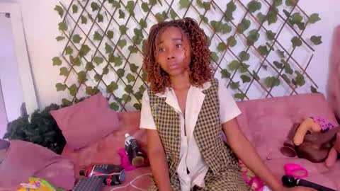 sofia online show from 10-10-25, 11:31