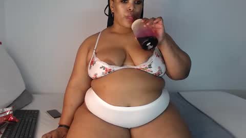 Snapshot of sexychill2000 chatting on 09-27-25, 02:27 SEXYCHILL online show from 09-27-25, 02:27