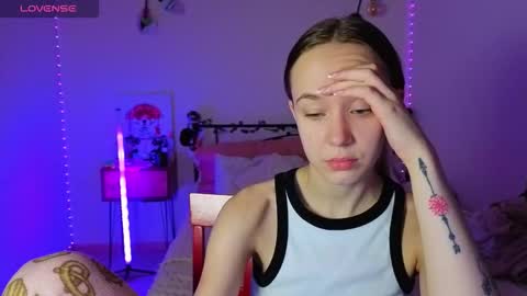 Snapshot of sexycocobutt chatting on 10-17-25, 08:06 Sophia online show from 10-17-25, 08:06