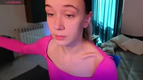 Snapshot of sexycocobutt chatting on 11-20-25, 09:53 Sophia online show from 11-20-25, 09:53