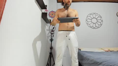 Antonioylola online show from 12-22-24, 11:54