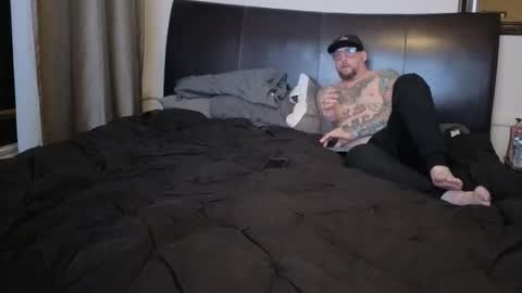 Snapshot of sexycouple66654 chatting on 11-29-25, 02:03 Sexycouple66654 online show from 11-29-25, 02:03