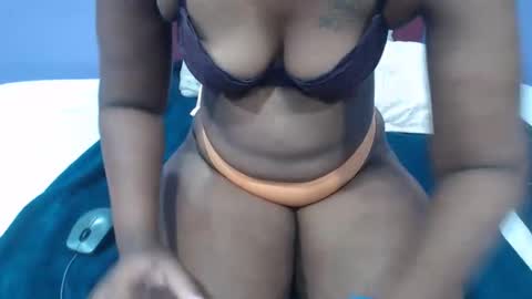 Snapshot of sexycurveyass chatting on 09-21-25, 05:20 sexycurveyass online show from 09-21-25, 05:20
