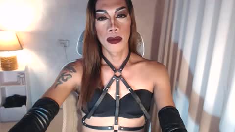 Devine online show from 12-21-25, 01:13