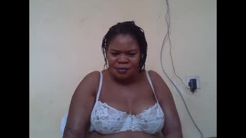 Snapshot of sexydove2 chatting on 10-17-25, 06:49 EMILY online show from 10-17-25, 06:49