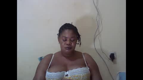 Snapshot of sexydove2 chatting on 11-01-25, 07:16 EMILY online show from 11-01-25, 07:16