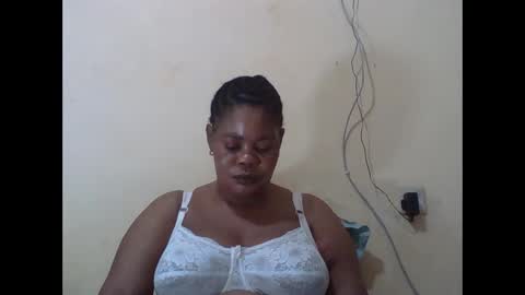 Snapshot of sexydove2 chatting on 11-02-25, 07:27 EMILY online show from 11-02-25, 07:27