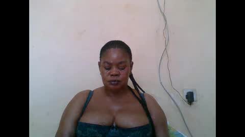 Snapshot of sexydove2 chatting on 11-07-25, 07:41 EMILY online show from 11-07-25, 07:41