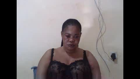 Snapshot of sexydove2 chatting on 11-16-25, 03:34 EMILY online show from 11-16-25, 03:34