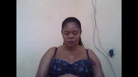 Snapshot of sexydove2 chatting on 11-24-25, 06:35 EMILY online show from 11-24-25, 06:35