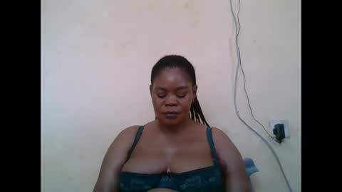 Snapshot of sexydove2 chatting on 11-25-25, 06:46 EMILY online show from 11-25-25, 06:46